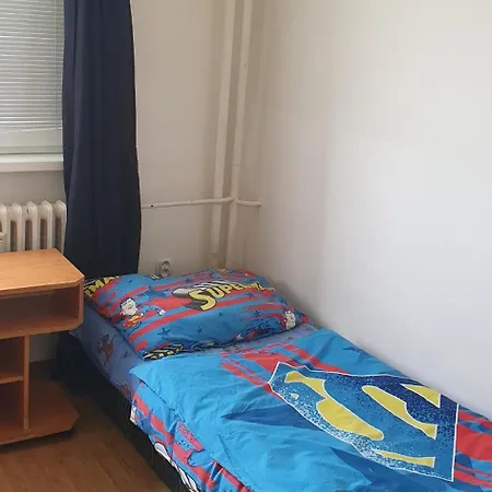 Maxwel Twin Room, Forest 5 Minutes, Playgrounds, Athletic Stadium, Free Tennis Court 15 Minutes,, Free Tennis Coaching Available Homestay szállás *