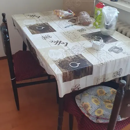 Homestay szállás Maxwel Twin Room, Forest 5 Minutes, Playgrounds, Athletic Stadium, Free Tennis Court 15 Minutes,, Free Tennis Coaching Available *