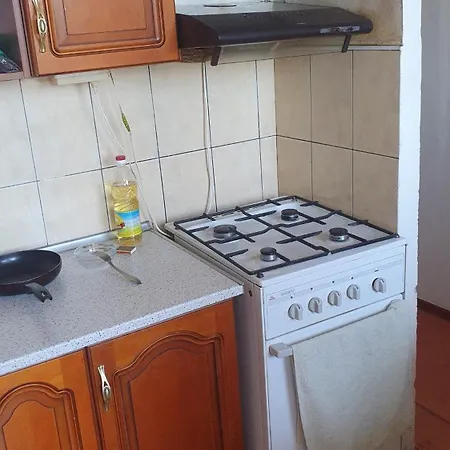 Maxwel Twin Room, Forest 5 Minutes, Playgrounds, Athletic Stadium, Free Tennis Court 15 Minutes,, Free Tennis Coaching Available Pozsony